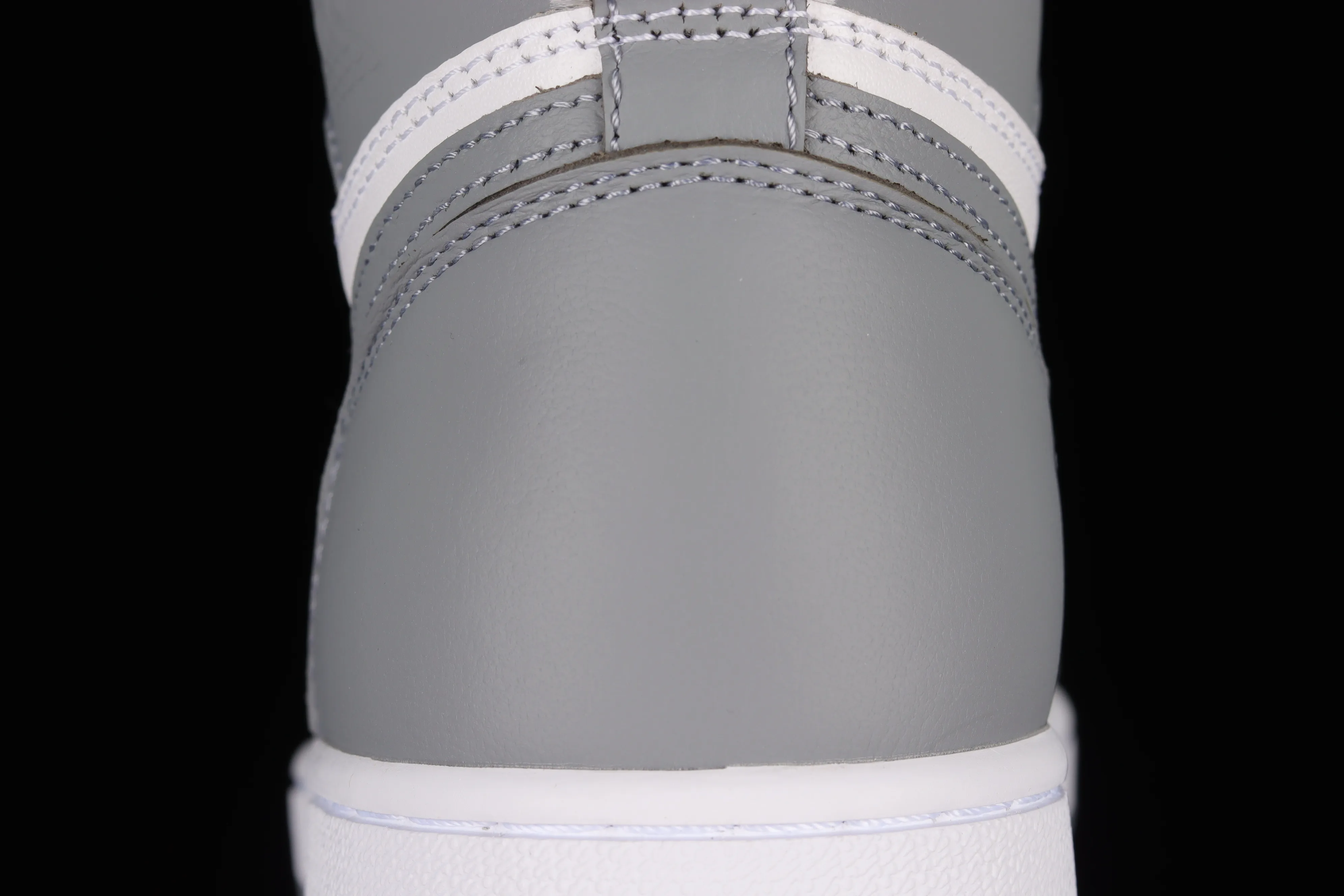 All categories Air Jordan Jordan series basketball shoes Air Jordan 1 High Air Jordan 1 High OG "Stealth" AJ1 Joe 1 high top white gray 555088-037